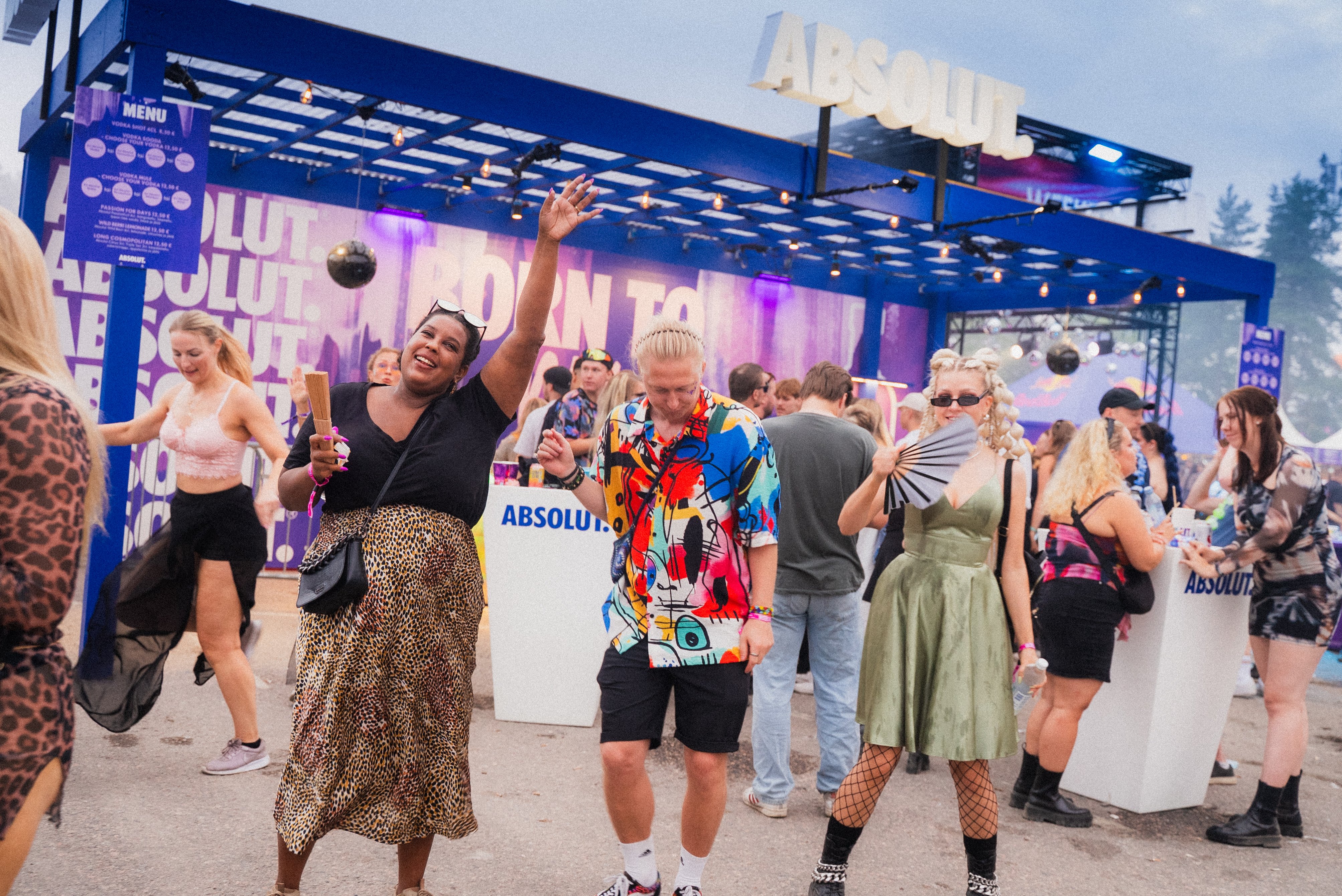 WaveCrest-Pernod Ricard-Absolut-Weekend Festival-2025-1-17