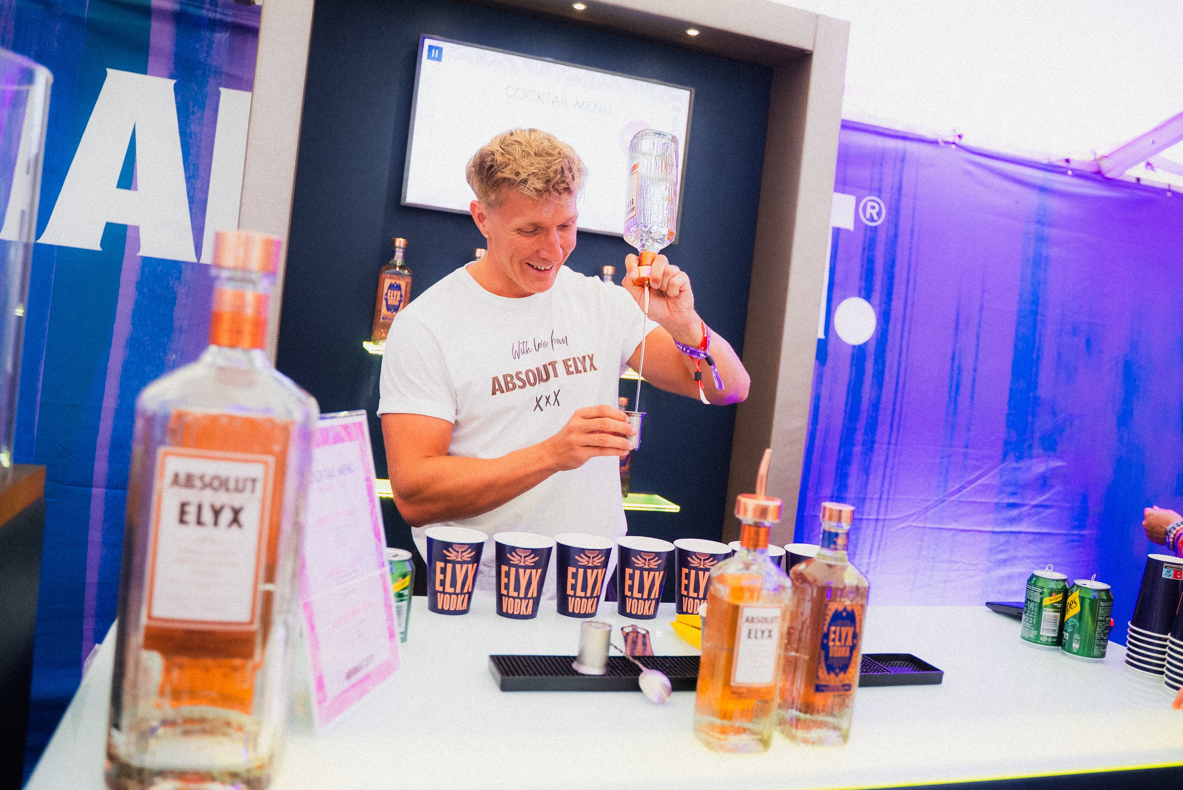 WaveCrest-Pernod Ricard-Absolut-Weekend Festival-2025-1-9