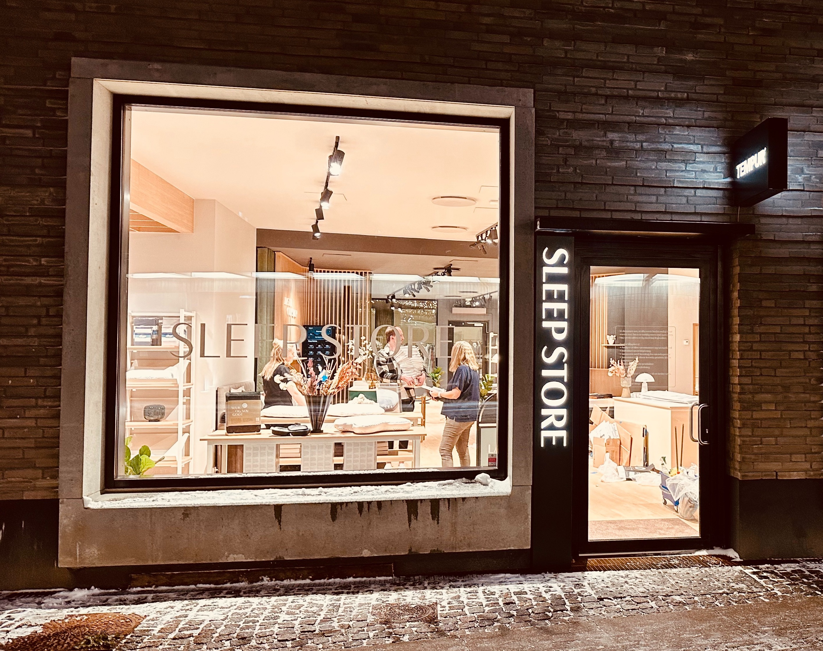 WaveCrest-Tempur-store-4-1