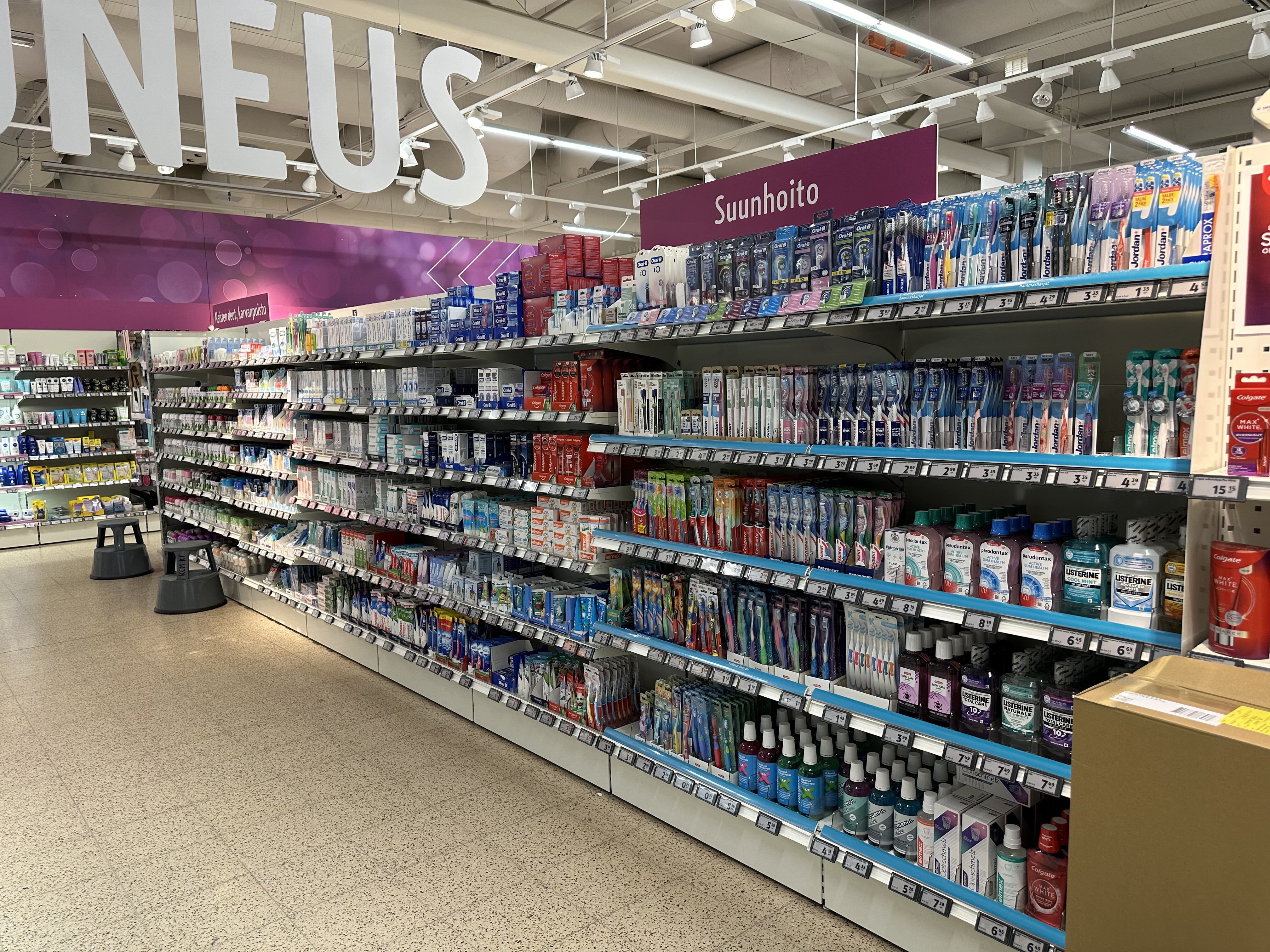 Oral Care Product Shelf Renewal in 83 Stores