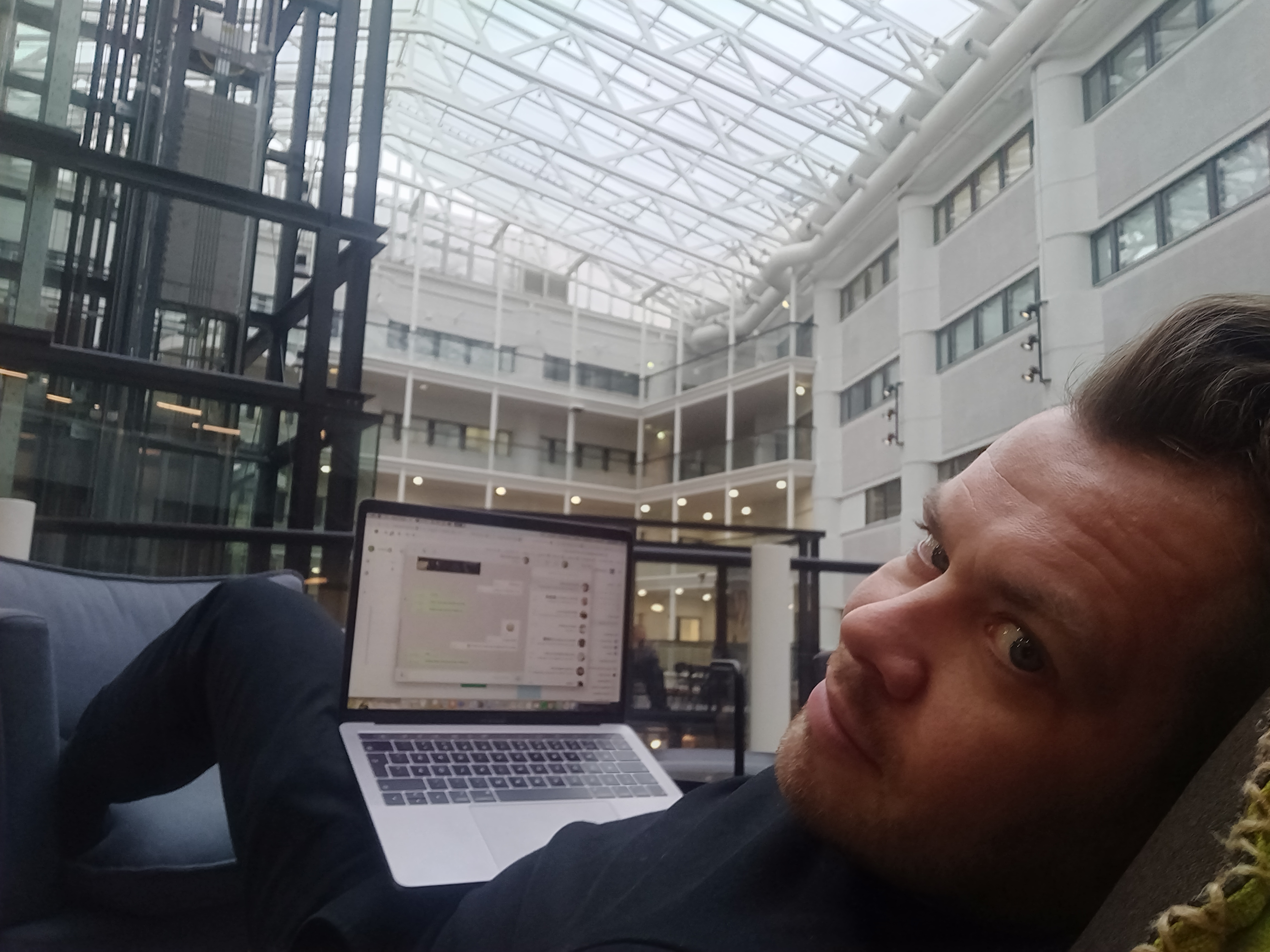 Etätyöskentely vähentää tartuntojen riskiä