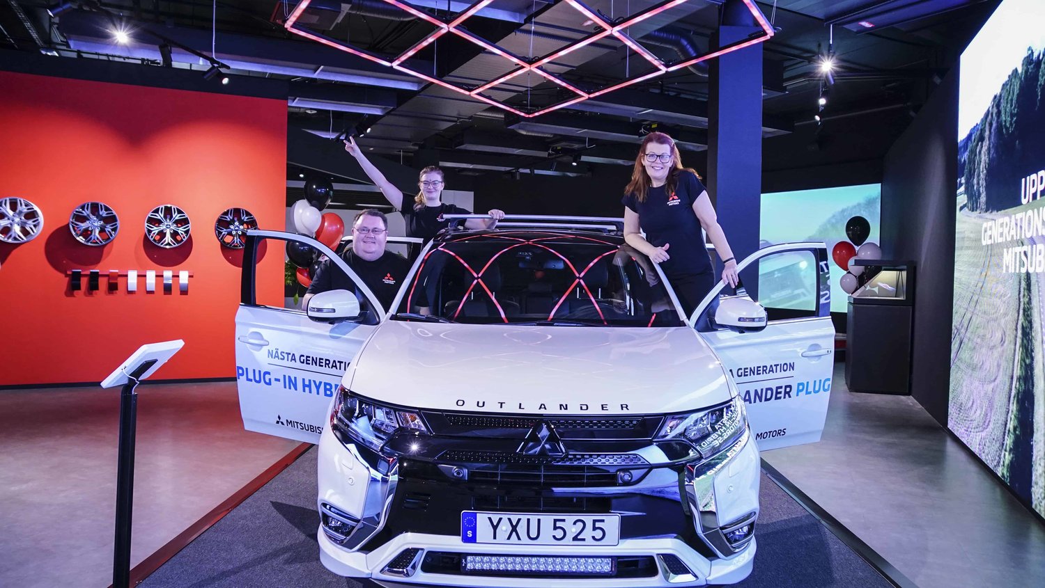 Designing, building, staffing and running the Mitsubishi concept store at Bromma Blocks in Stockholm